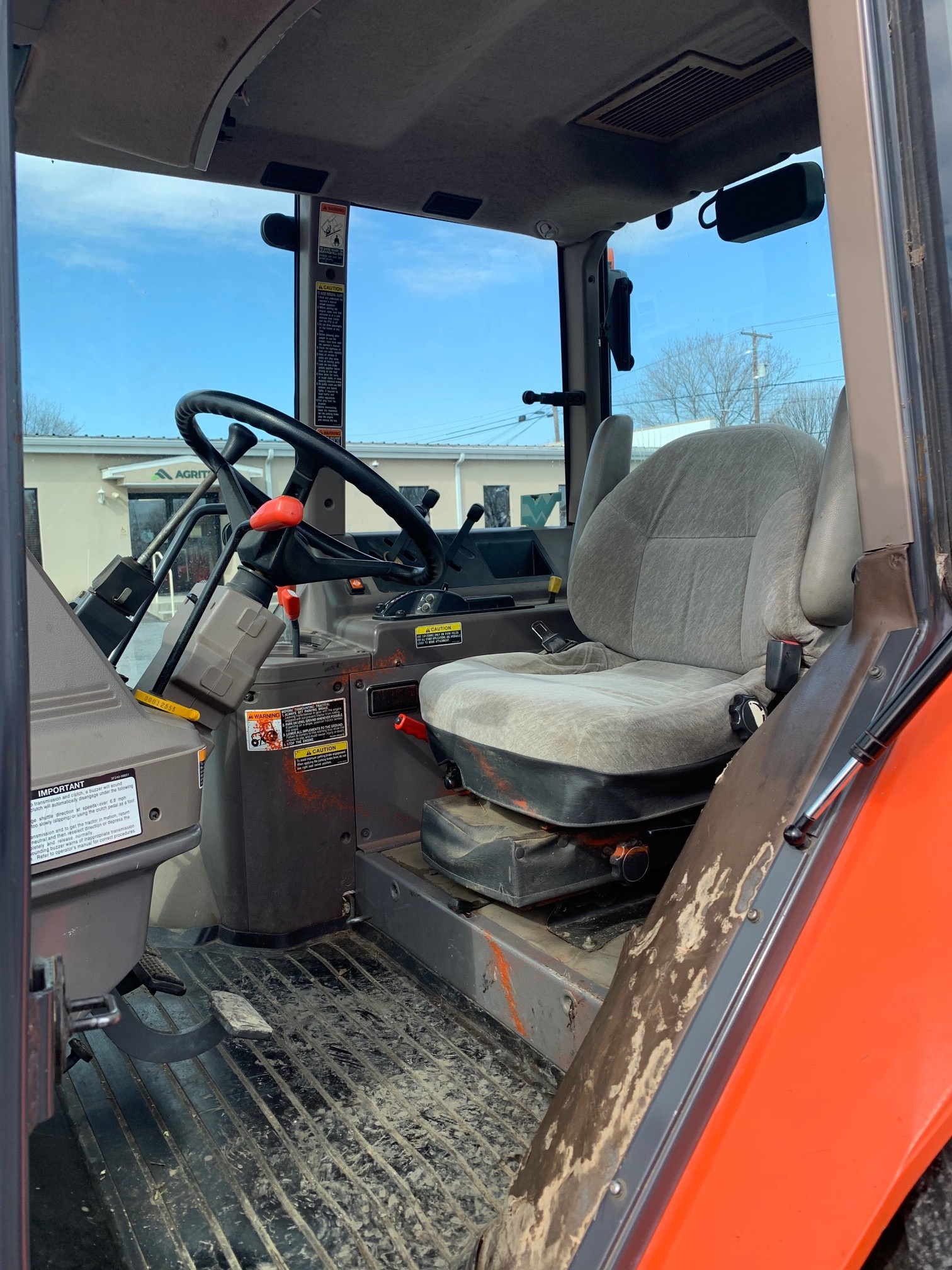 Share 80+ imagen kubota buddy seat In.thptnganamst.edu.vn